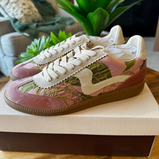 The Kyla Rose Garden Classic Low Top Fall Sneakers