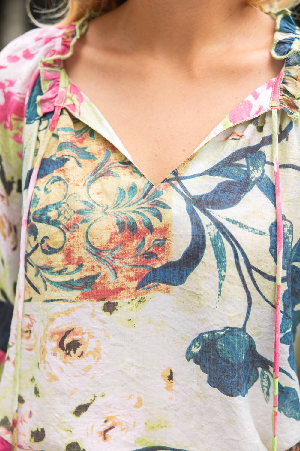 VOY Relaxed Fit Floral Top