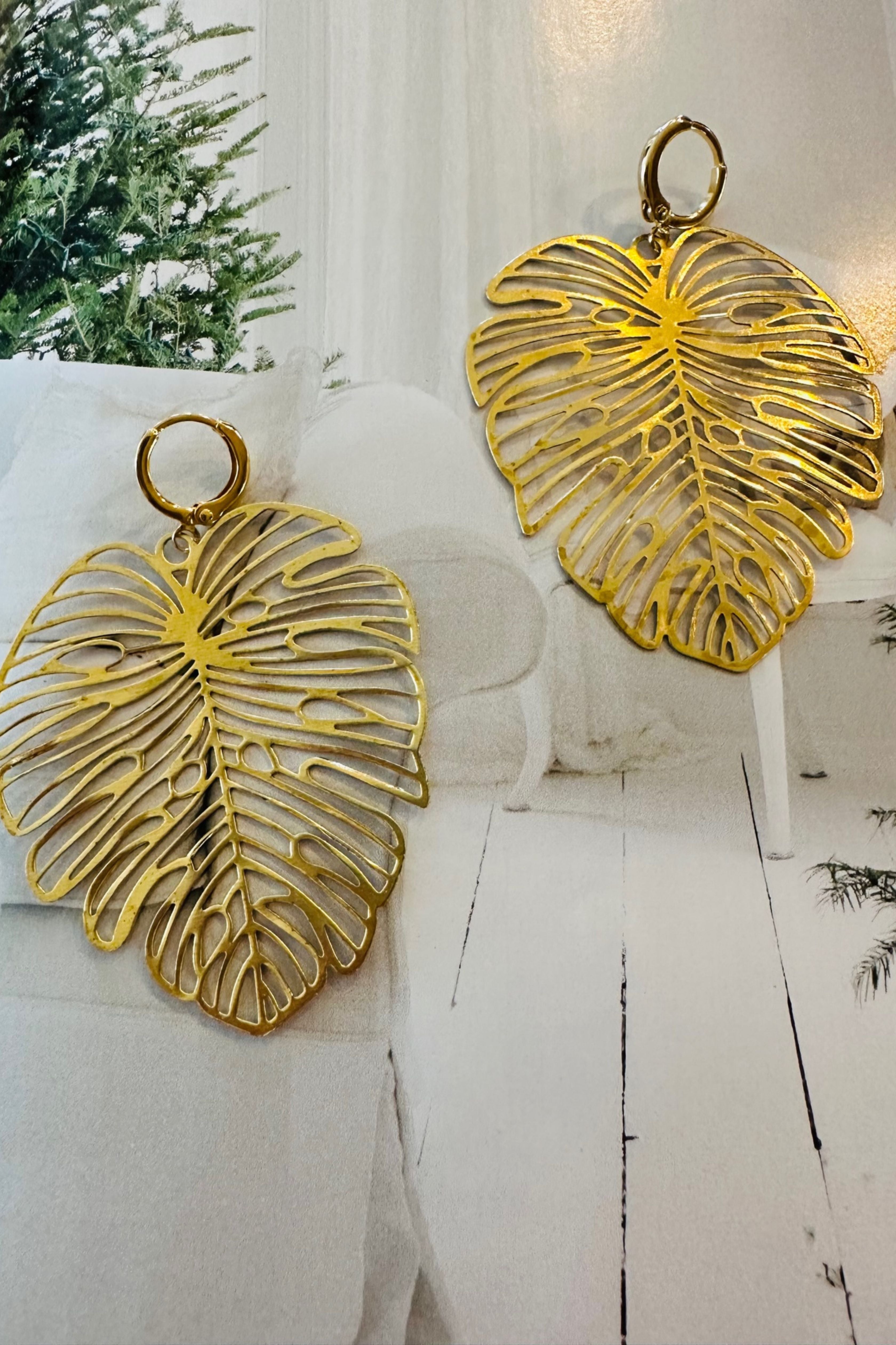 9ct Yellow Gold Silverfilled Patterned Broad Sleeper Earrings – Shiels  Jewellers